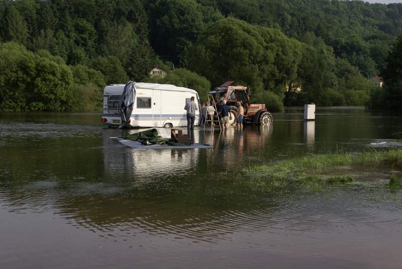 Hochwasser 2008 beim Campingplatz Bild Nr.012
